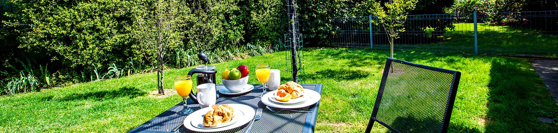 9-Private-fully-fenced-garden-just-for-you.jpg
